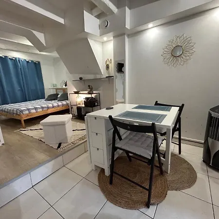 Appartement Centre Historique, Proche Plage, Climatisation, Fibre *